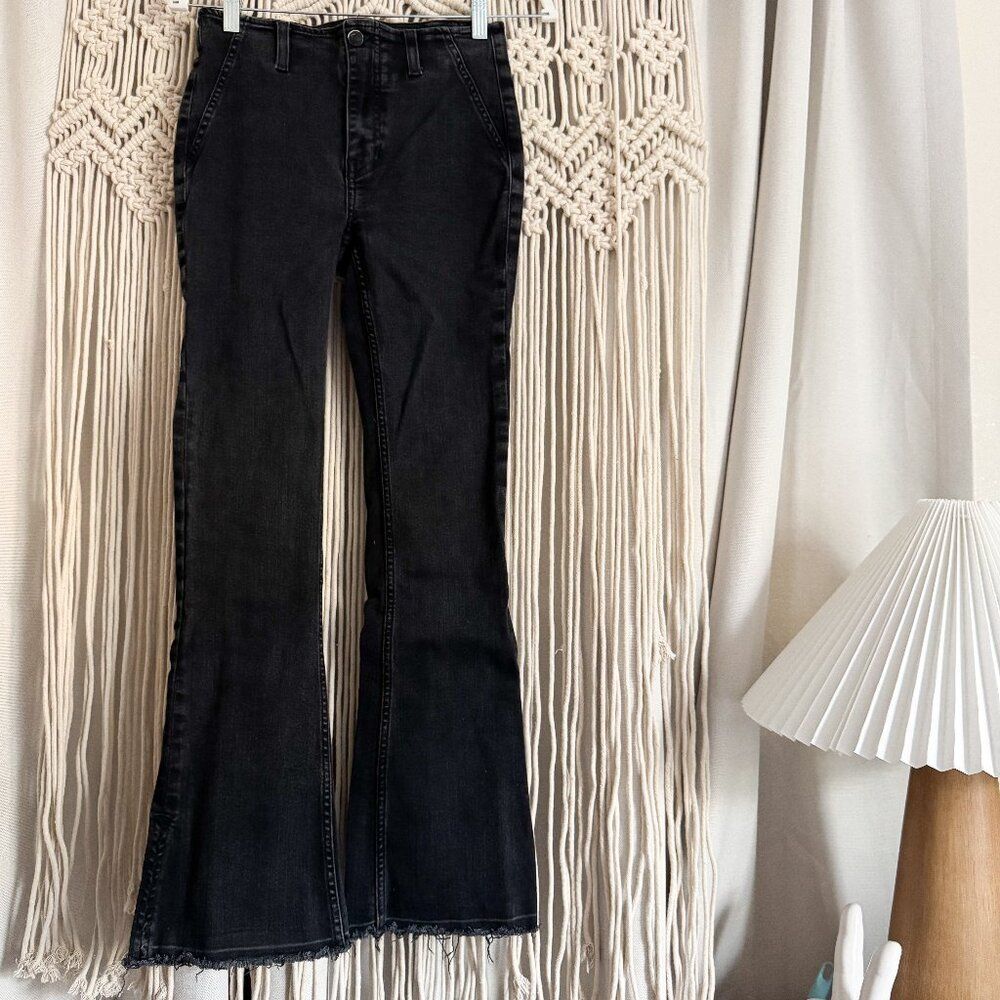We the Free Raw Hem Flare Jeans – Size 27, EUC